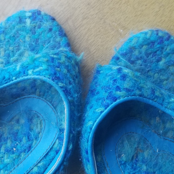 Charles David Teal/blue/green D'Orsay style heels. - Picture 4 of 8